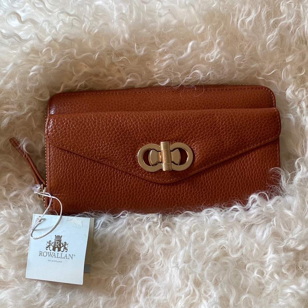 - NEW- Rowallan of Scotland Turn-Lock Wallet - Camel